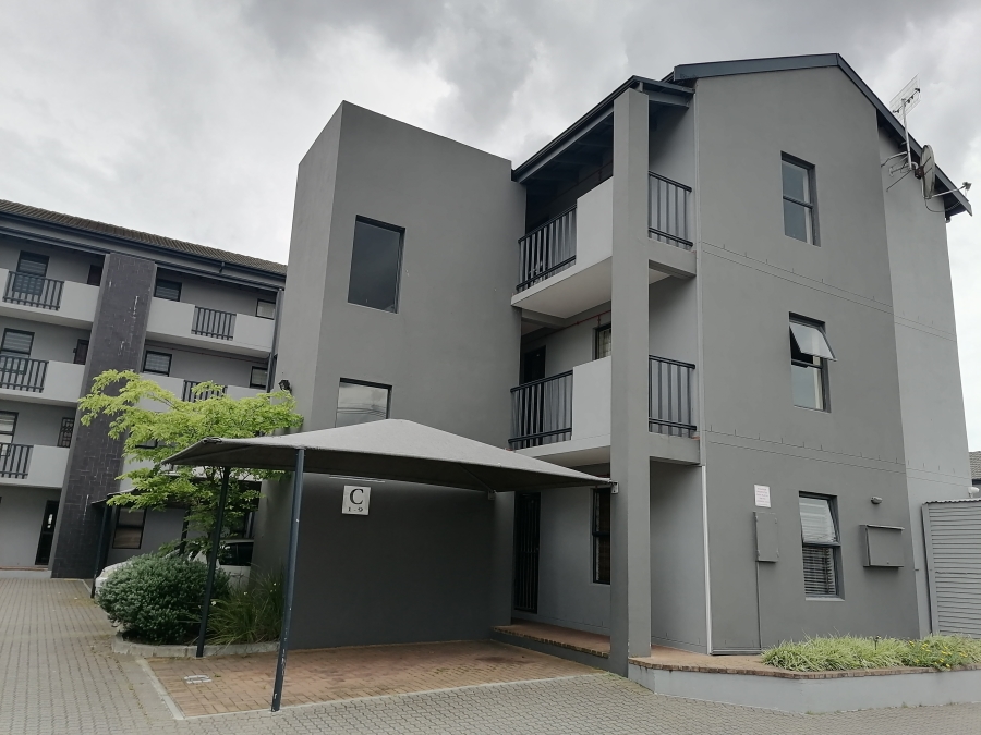 To Let 2 Bedroom Property for Rent in Lansdowne Western Cape